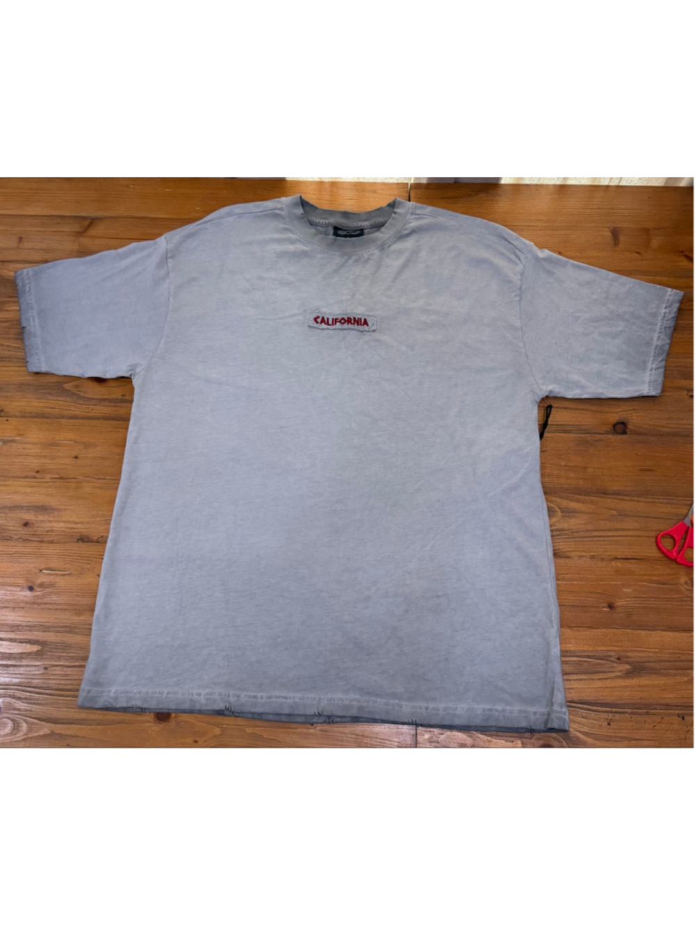 Rock Salt California Short Sleeve Tee, Size M, Grey and Red
